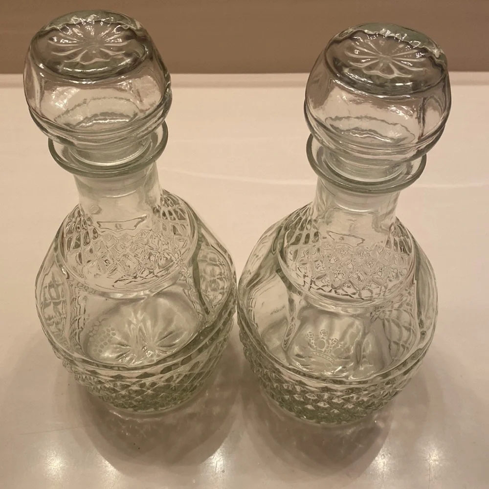 Set of two vintage wine‎ decanters 10 in tall. No cracks or chips